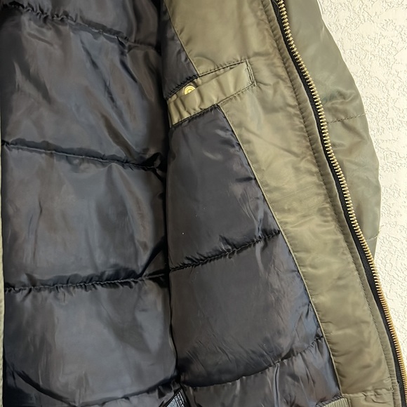 Bomber jacket with hood - Picture 5 of 11